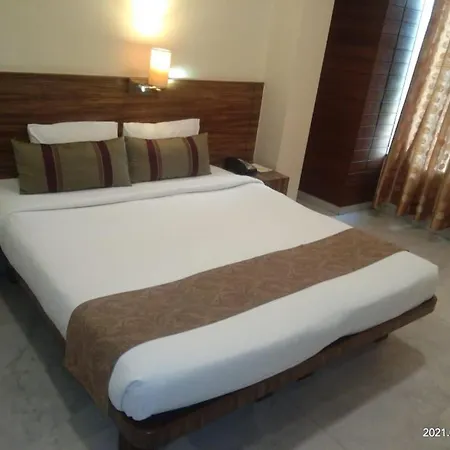 Hotel Jewel Of Chembur Mumbai Exterior photo